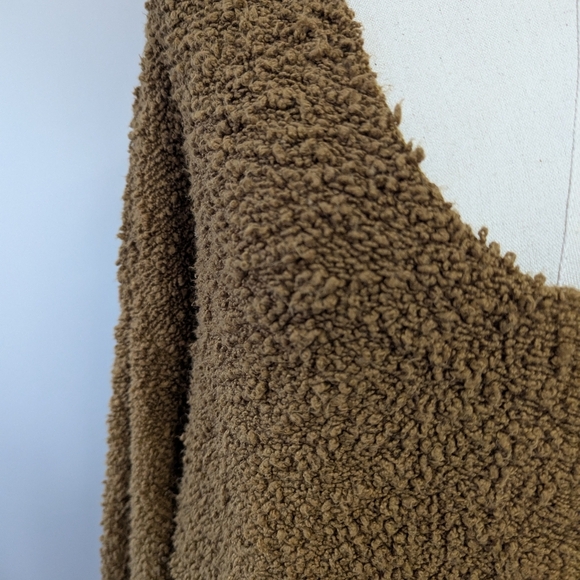 Free People Cropped Textured Cropped Sweater Olive - Picture 3 of 13